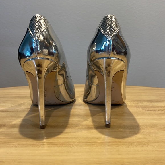 Silver Pumps - Picture 3 of 9